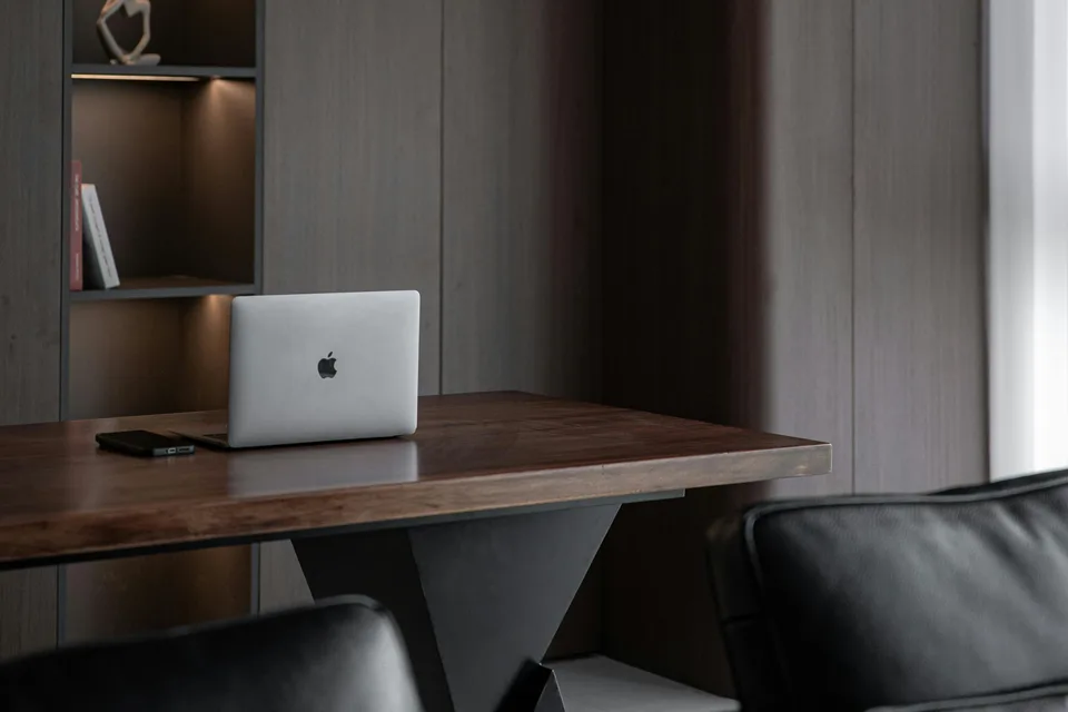 Men's private online shopping concierge service