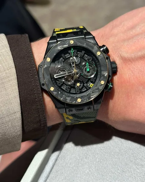 Adaptive hourly styling support for men